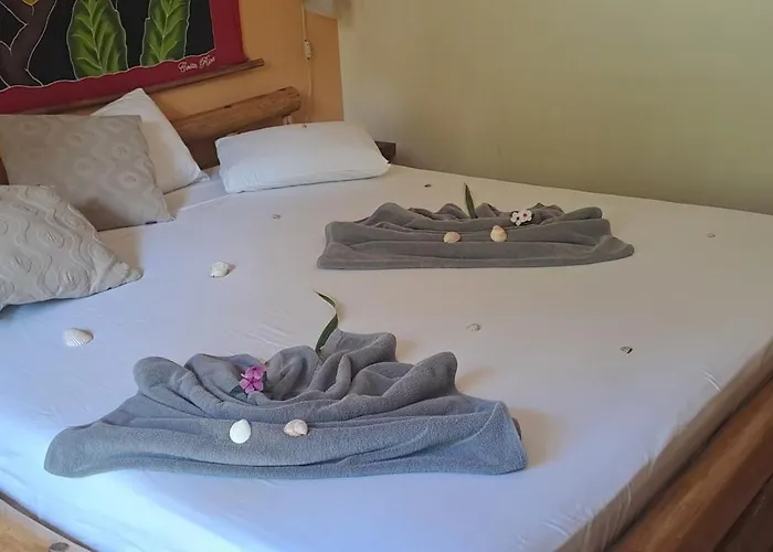Palm Hotel *